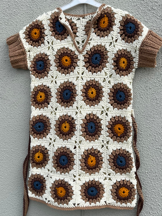 Sunburst Grannysquare Dress: Crochet pattern