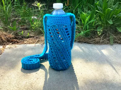 Swirl water bottle holder