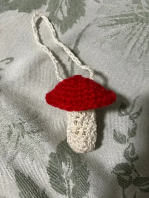 mushroom lipbalm holder