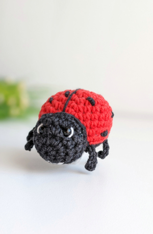 Crochet ladybug amigurumi pattern, ladybug keychain easy crochet pattern