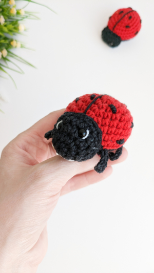 Crochet ladybug amigurumi pattern, ladybug keychain easy crochet pattern