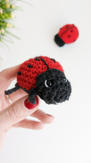 Crochet ladybug amigurumi pattern, ladybug keychain easy crochet pattern