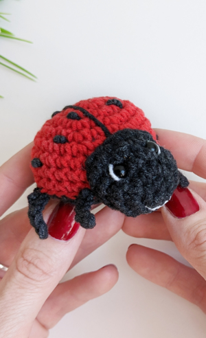 Crochet ladybug amigurumi pattern, ladybug keychain easy crochet pattern