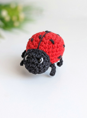 Crochet ladybug amigurumi pattern, ladybug keychain easy crochet pattern