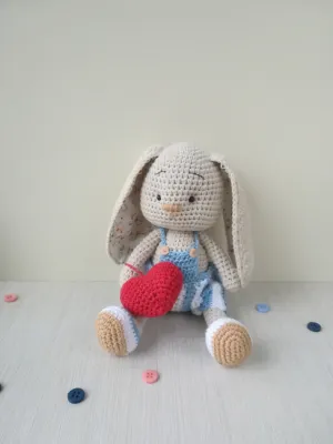 Crochet pattern Lovely Bunny with Heart