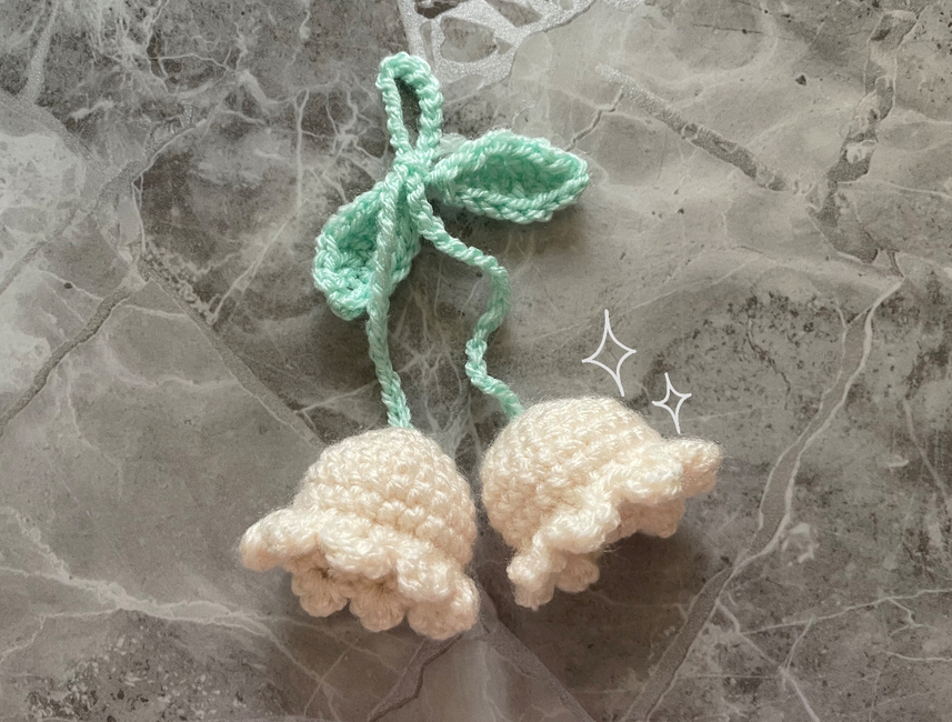 Lily of the valley bag charm: Crochet pattern