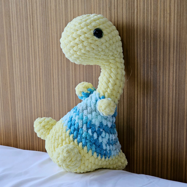 Topplesaurus the longneck cousin: Crochet pattern