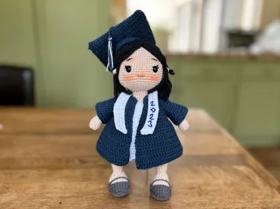 Crochet graduation amigurumi doll pattern