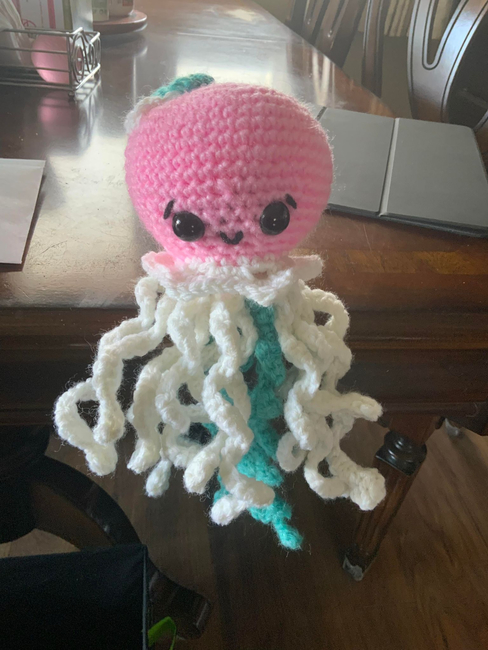 Jenni the Jellyfish: Free Crochet Jellyfish Pattern