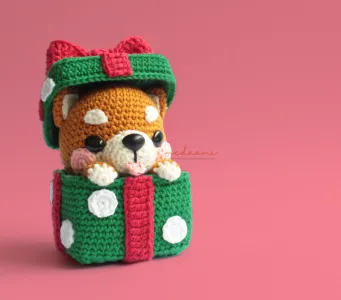 Christmas Present Shiba Inu Amigurumi