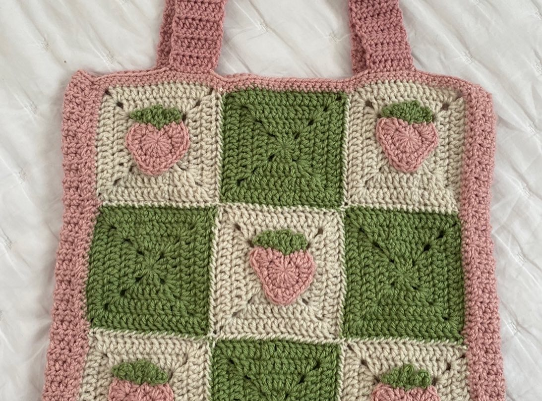 Strawberry Granny Square Crochet Shopper Bag – hdmakes