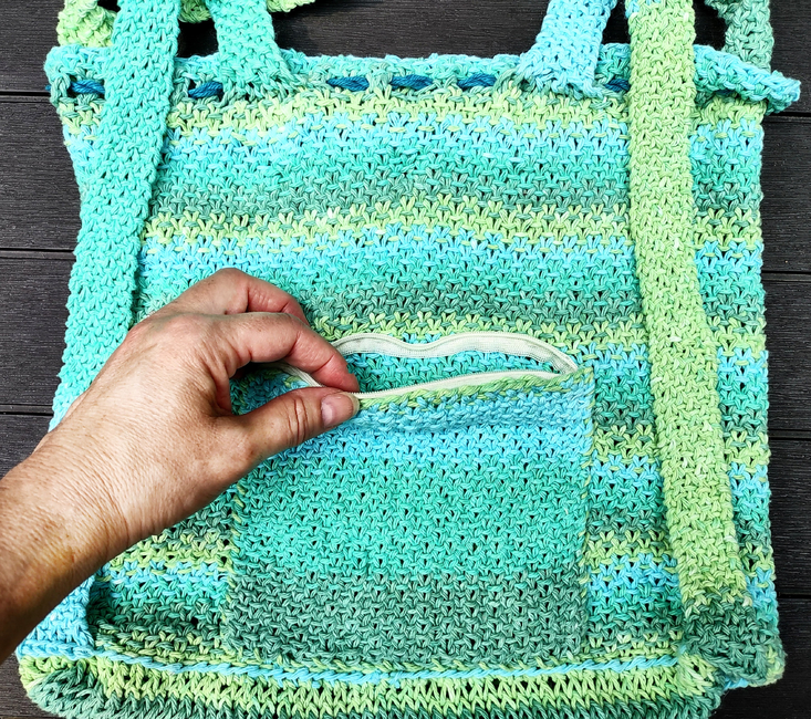 Day Trip Convertible Backpack: Knitting pattern