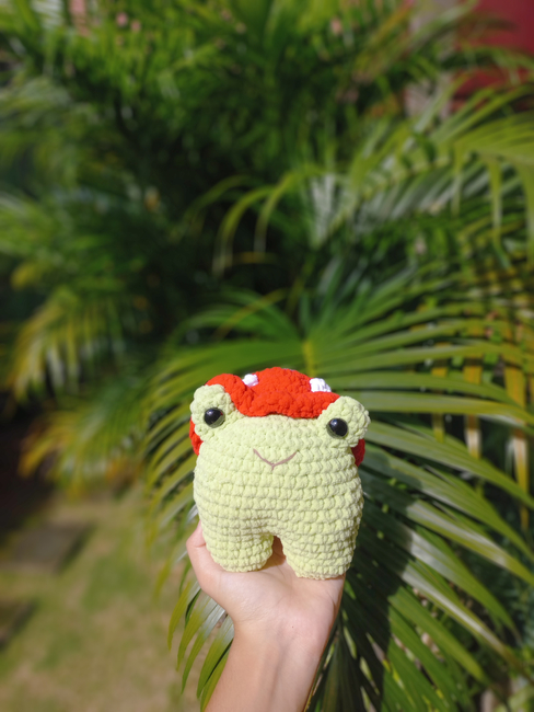 Chonky Crochet Plush frog Hat -  Finland