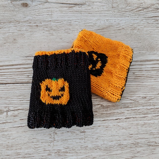 FREE Reversible pumpkin fingerless: Knitting pattern | Ribblr