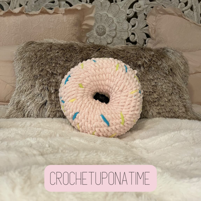 Crafty Morning - CROCHET DONUT PILLOWS - Neat!