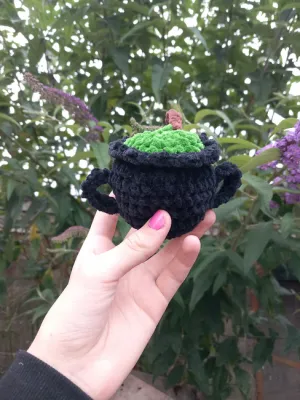 Mini witch cauldron