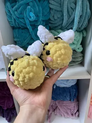 Crochet Mini Bee