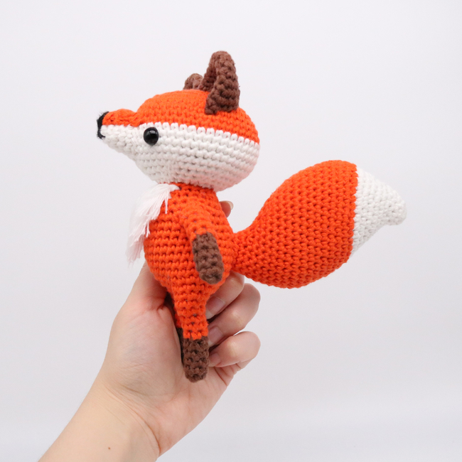 Amigurumi fox in glasses (free crochet pattern)