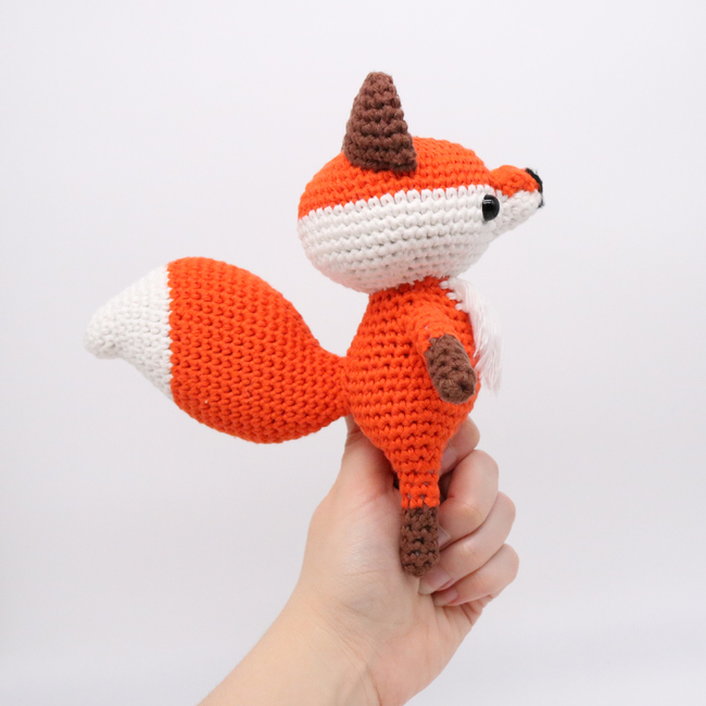 Amigurumi fox in glasses (free crochet pattern)