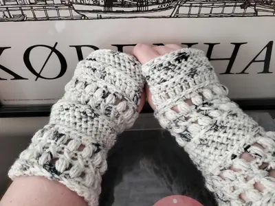 Fairy Puff Fingerless Mitts