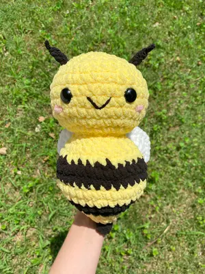 Crochet bee