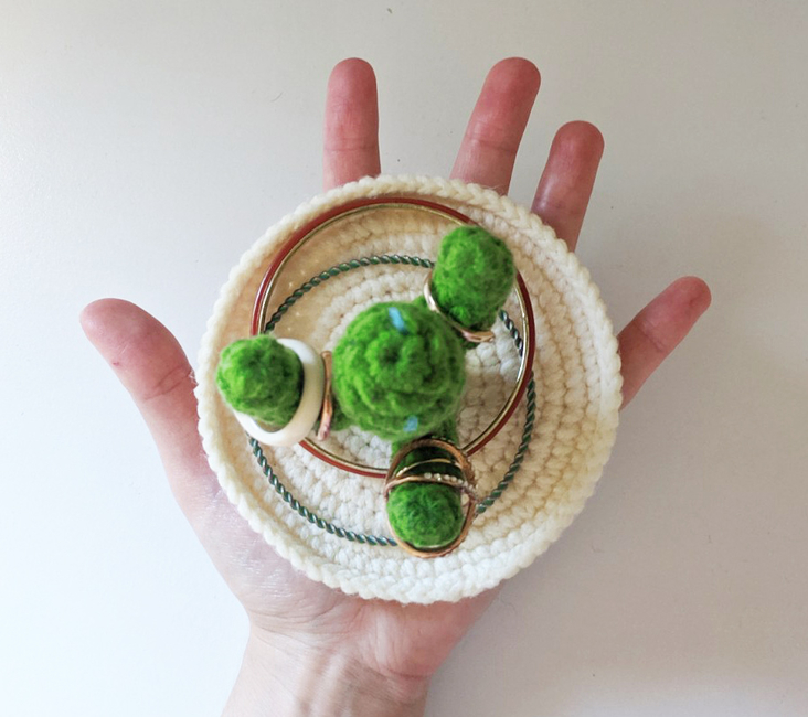 Cactus Jewelry Holder: Crochet pattern