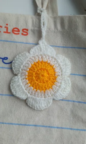 Daisy Pouch