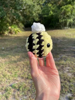 No-Sew Mini Bee Crochet Pattern