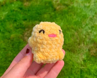 Mini Duck Plushie Pattern (Amigurumi)