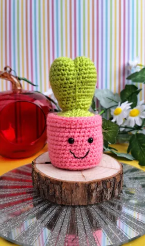 Crochet mini cactus