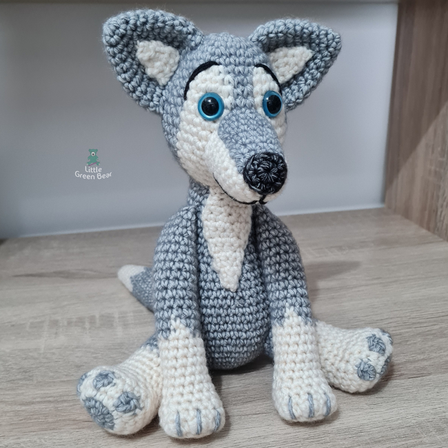 Amigurumi Wolf Alfred with Lavender Stuffing Crochet pattern by  NadelLabor
