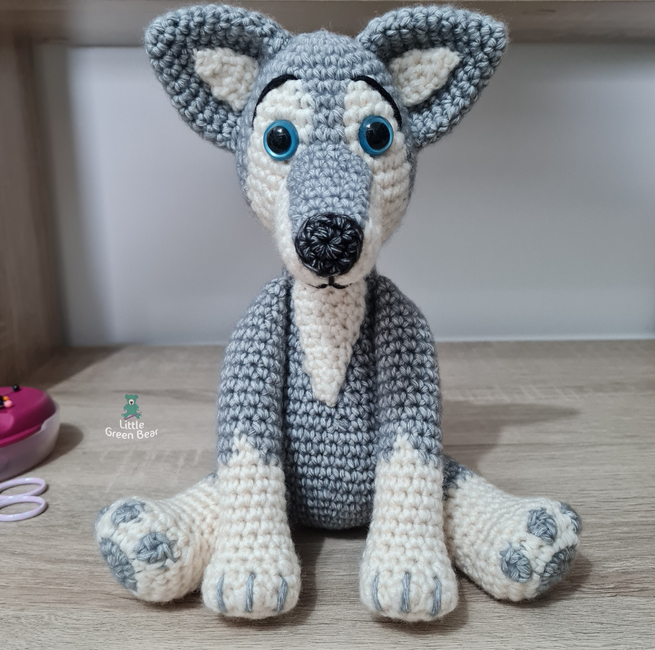 Amigurumi Wolf Alfred with Lavender Stuffing Crochet pattern by  NadelLabor