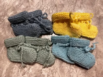 Simple Baby Booties