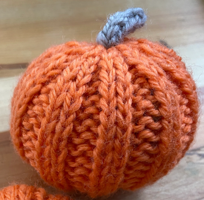 FREE Tiny Pumpkin 1: Knitting pattern