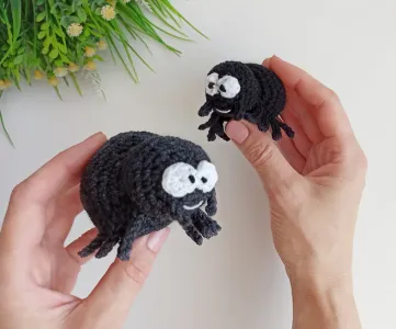 Crochet spider amigurumi pattern, easy crochet spider Halloween ornaments