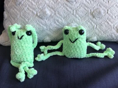 Crochet No-Sew Leggy Froggy