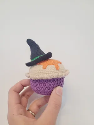 Witch Hat Halloween cupcake