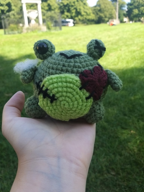 Amigurumi Harry Crochet pattern – Green Frog