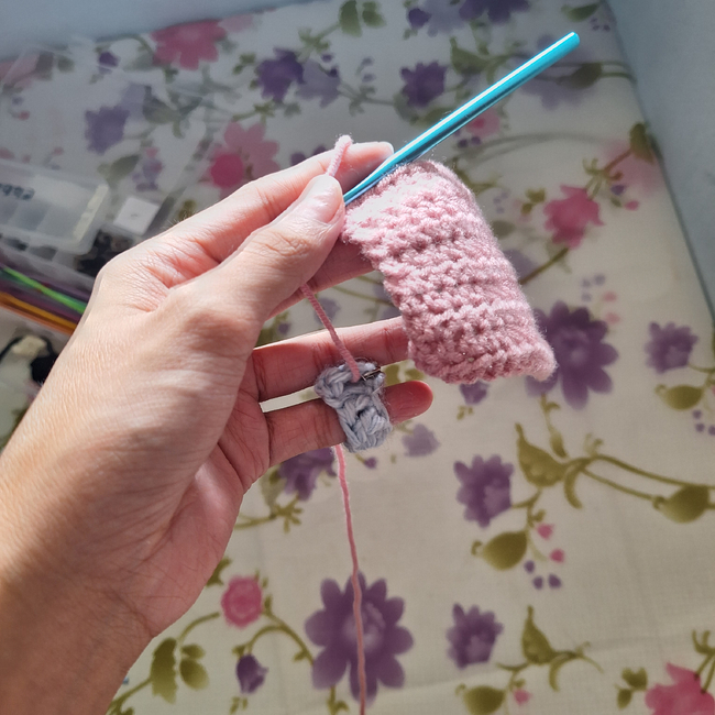 CLOSED: Tester call for Crochet: yarn holder for finger/wrist