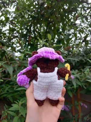 Crocheting bear