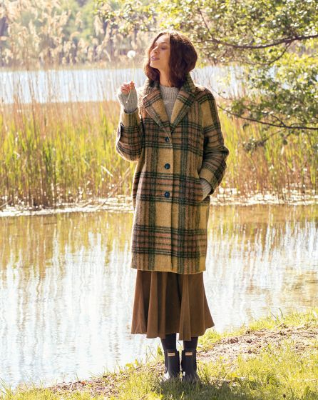 Burda Classic Raglan wool coat: Sewing pattern | Ribblr