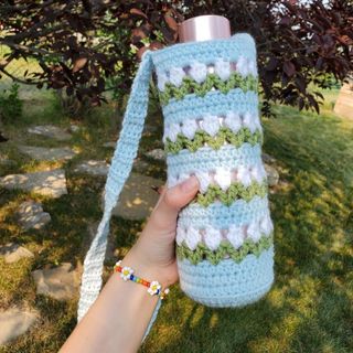 Free Pattern] This Knitted Water Bottle Holder Is Perfectly