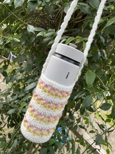 Tulip Water Bottle Holder: Crochet pattern