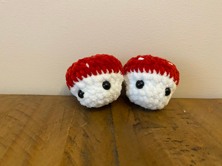 BEGINNER FRIENDLY: Crochet mushroom from PLUSH yarn 