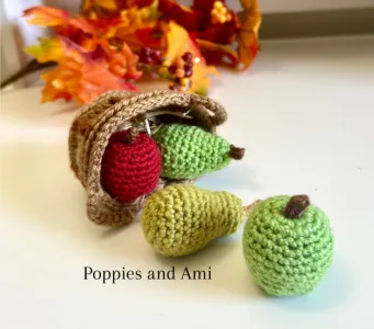 Mini Apples and Pears in a Basket Pattern