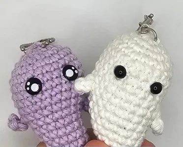 Spooky GHOST Amigurumi Keychain