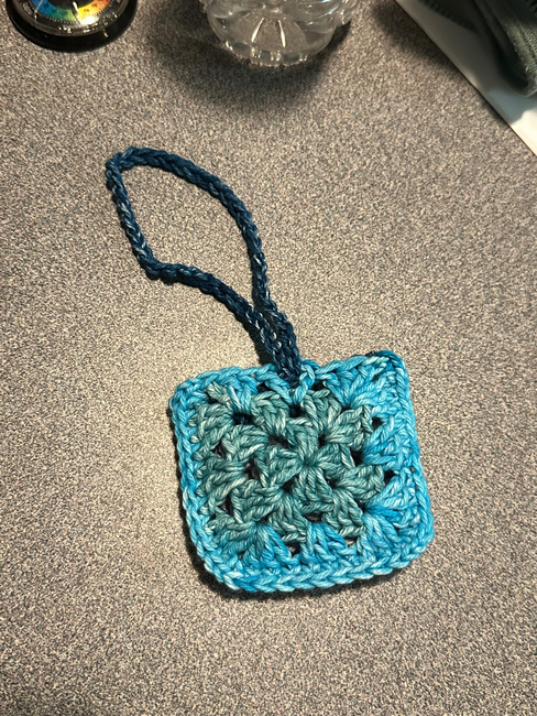 FREE Bag Charm AirPod Holder: Crochet pattern | Ribblr