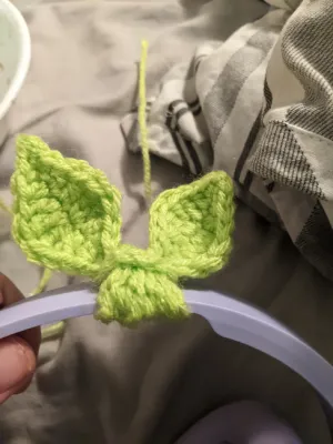 Headphone leaf