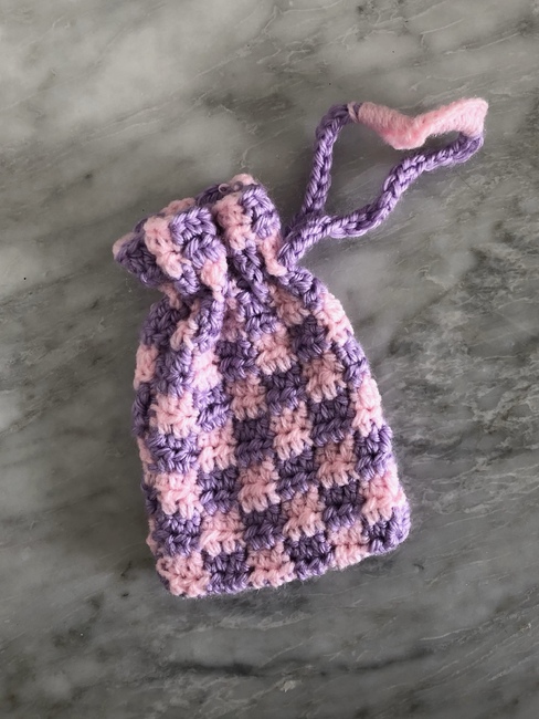 Checkered Drawstring Pouch: Crochet pattern | Ribblr