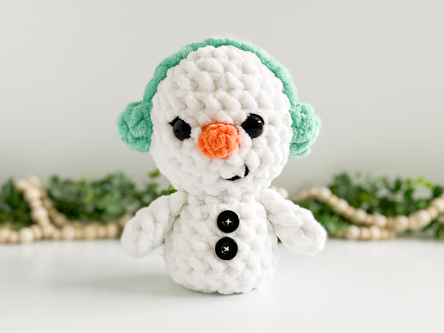 Mini Snowman Plush Pattern: Crochet pattern